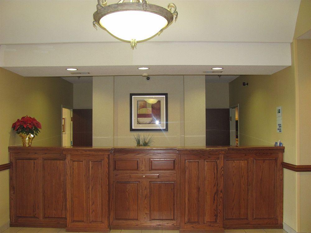 Holiday Inn Express Hotel & Suites Burlington By Ihg Экстерьер фото