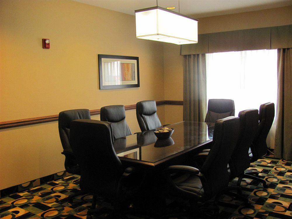 Holiday Inn Express Hotel & Suites Burlington By Ihg Удобства фото