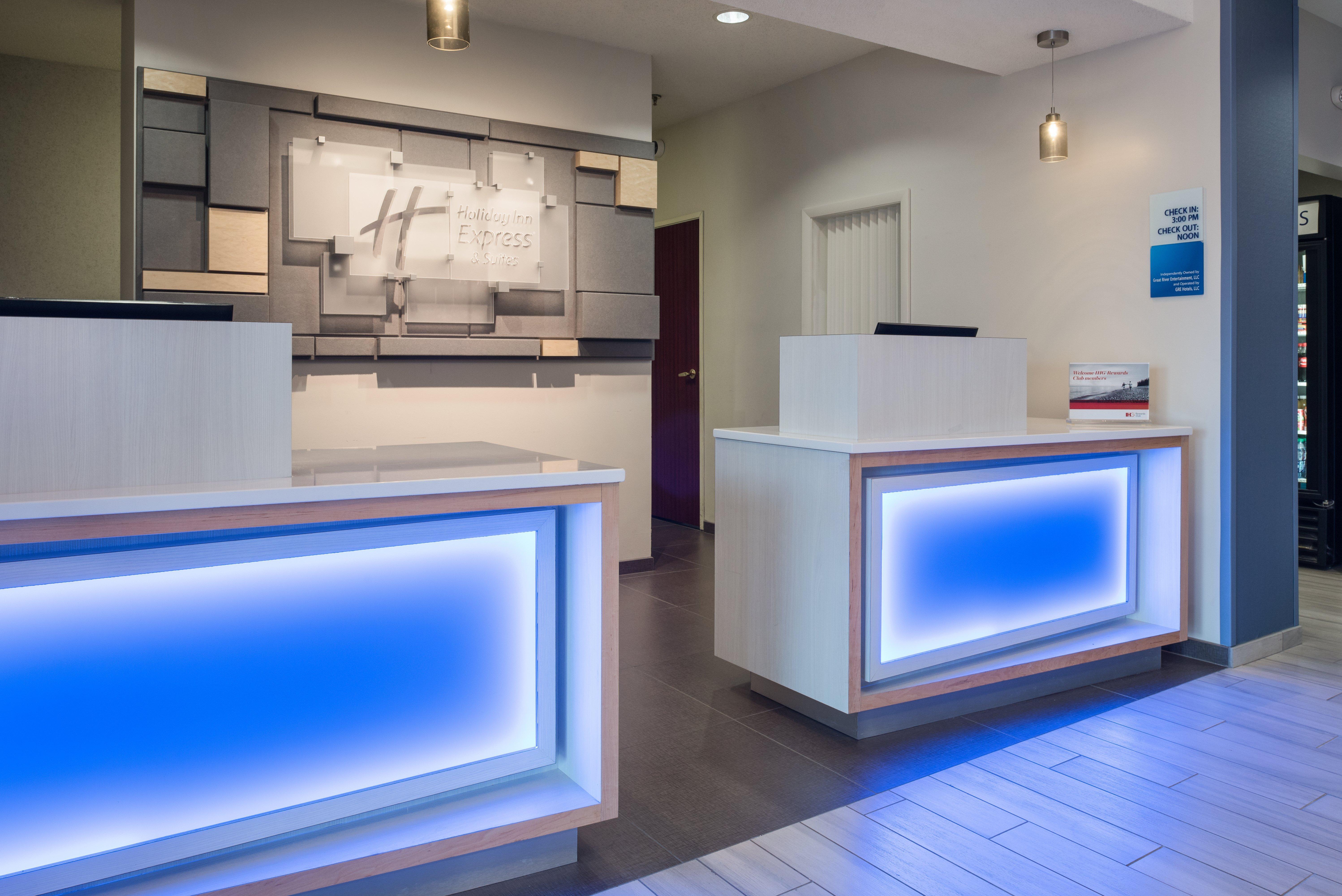 Holiday Inn Express Hotel & Suites Burlington By Ihg Экстерьер фото