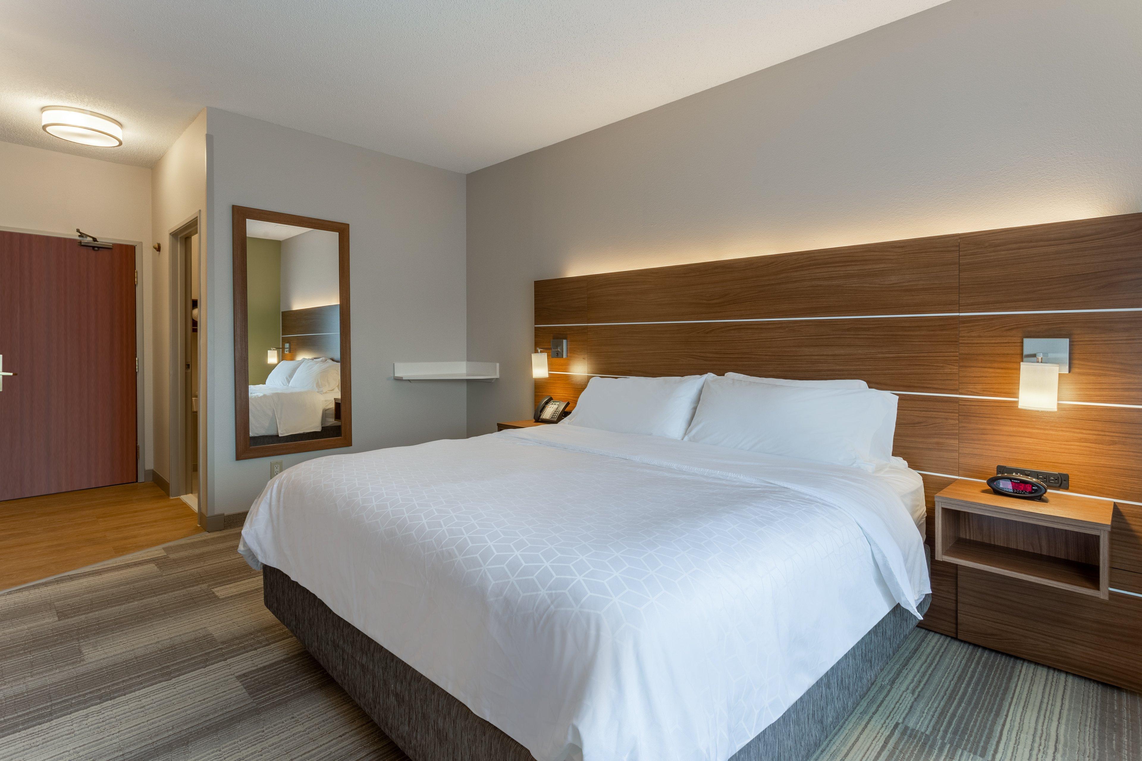 Holiday Inn Express Hotel & Suites Burlington By Ihg Экстерьер фото