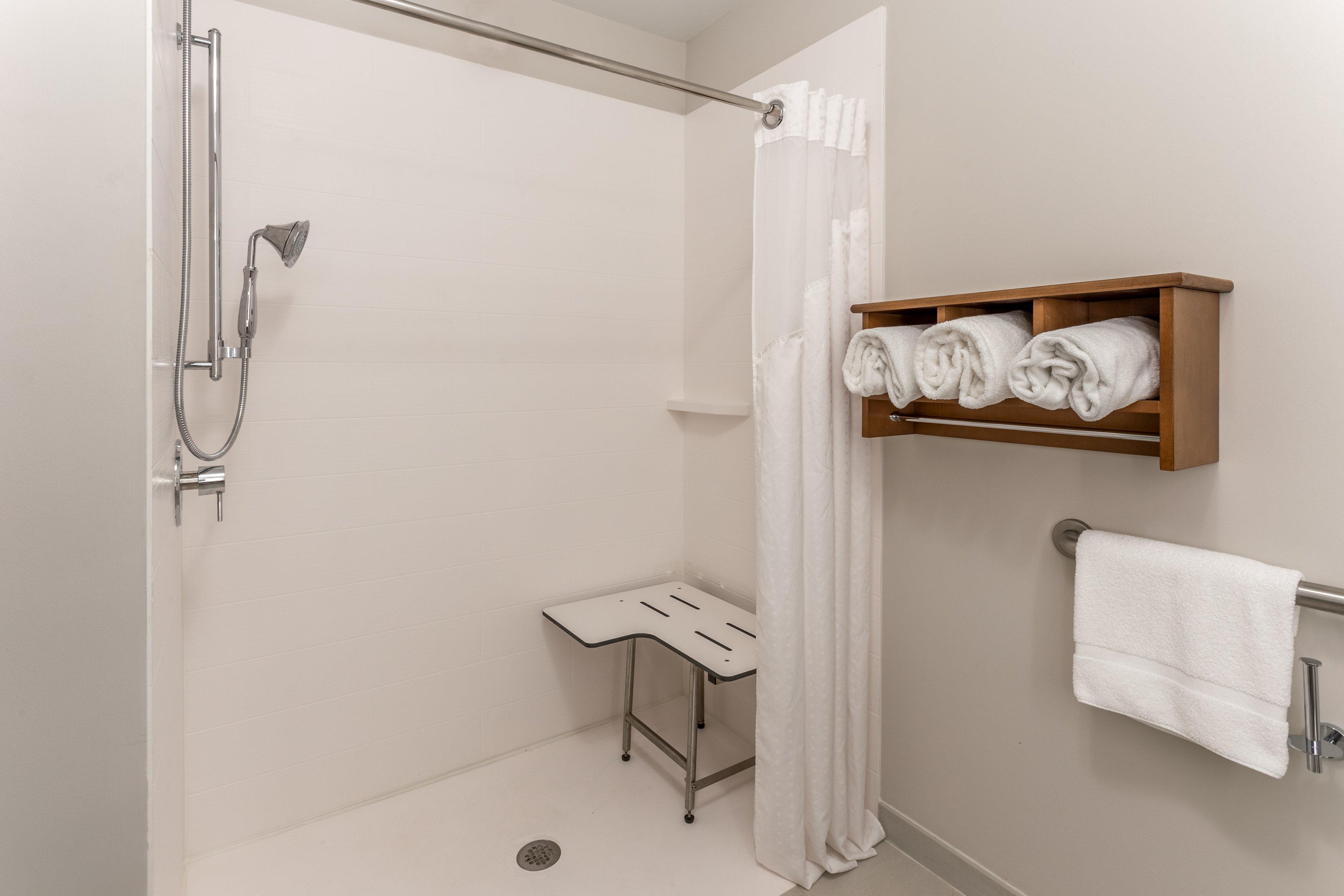 Holiday Inn Express Hotel & Suites Burlington By Ihg Экстерьер фото