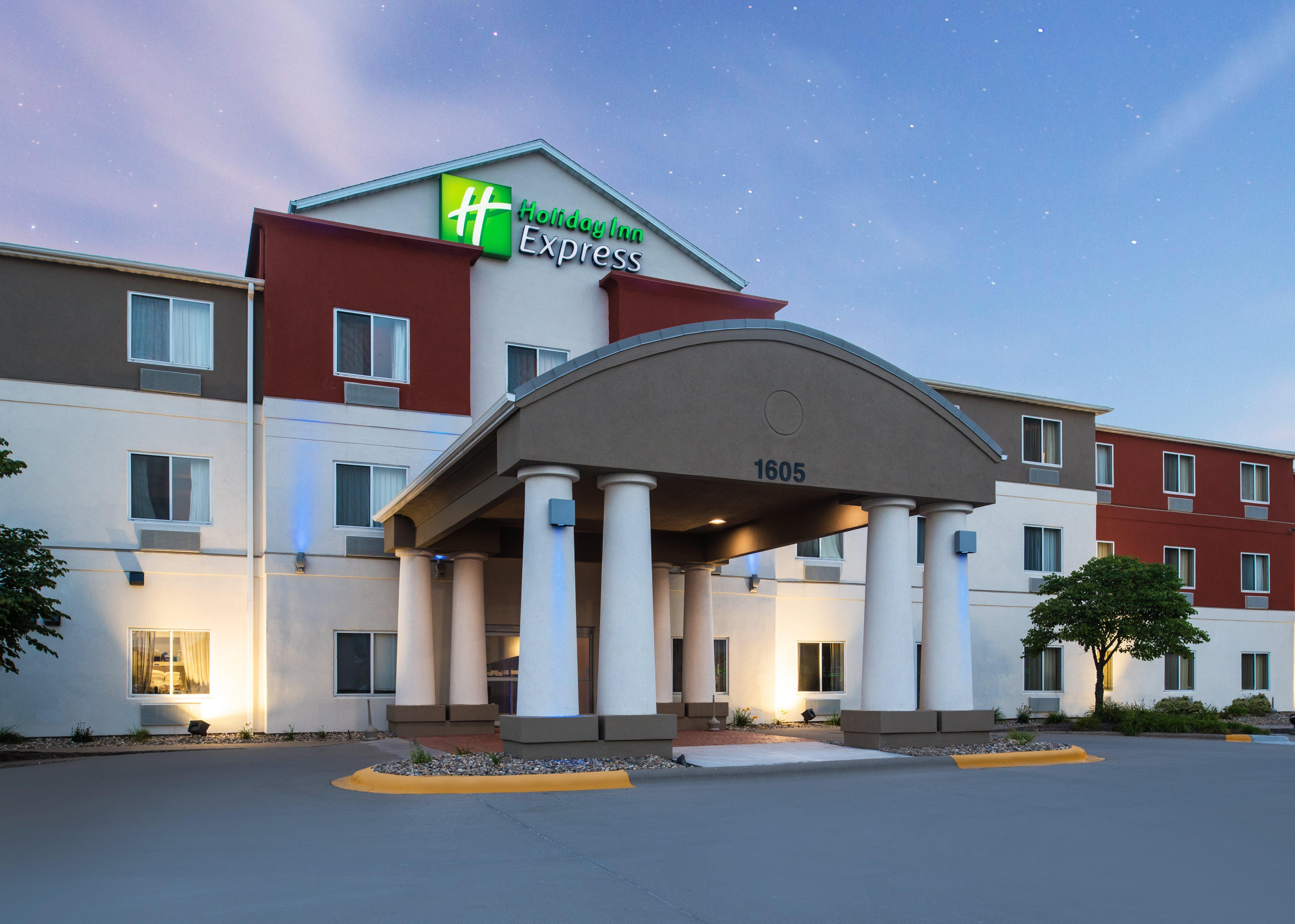 Holiday Inn Express Hotel & Suites Burlington By Ihg Экстерьер фото
