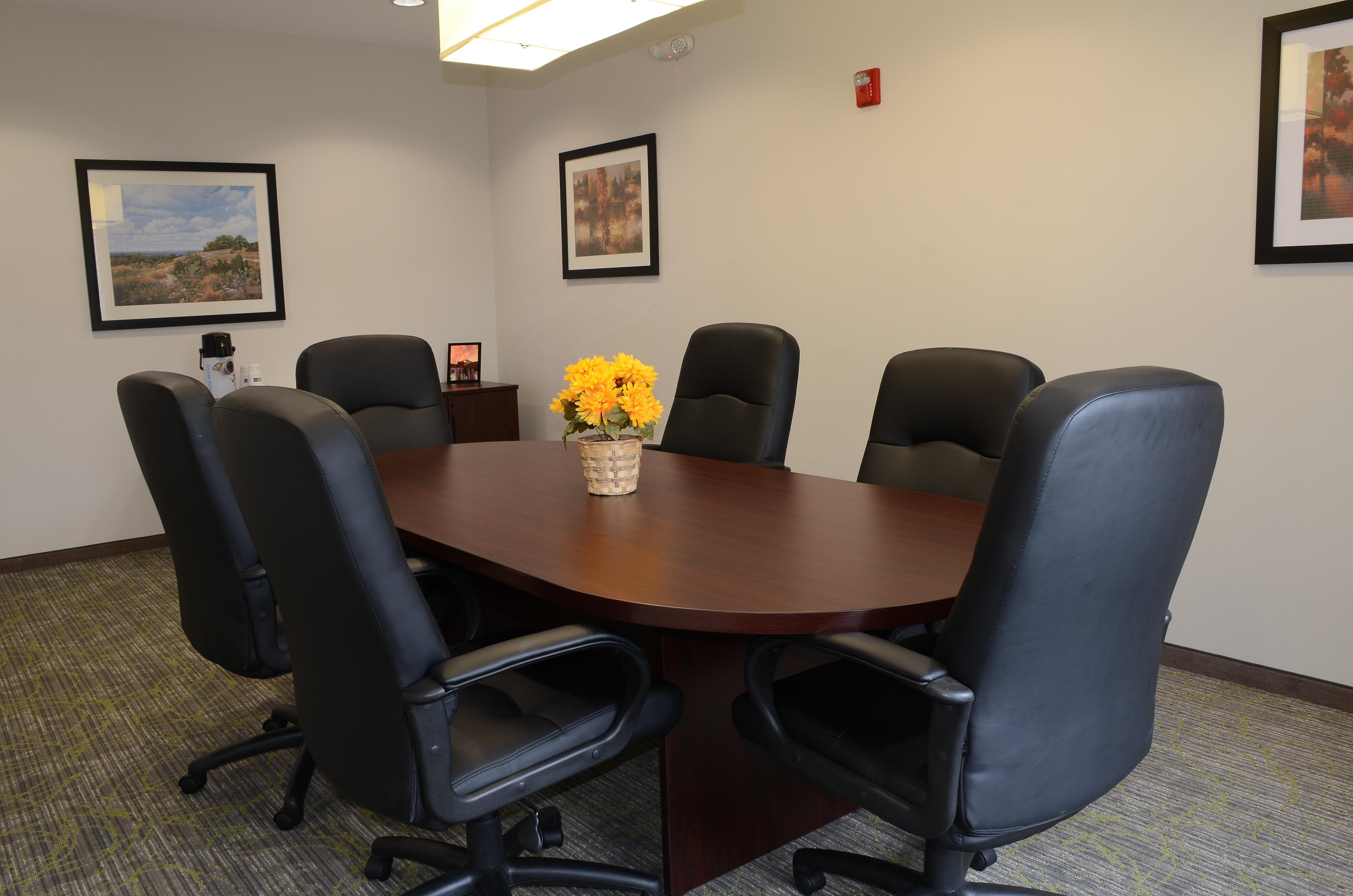 Holiday Inn Express Hotel & Suites Burlington By Ihg Экстерьер фото