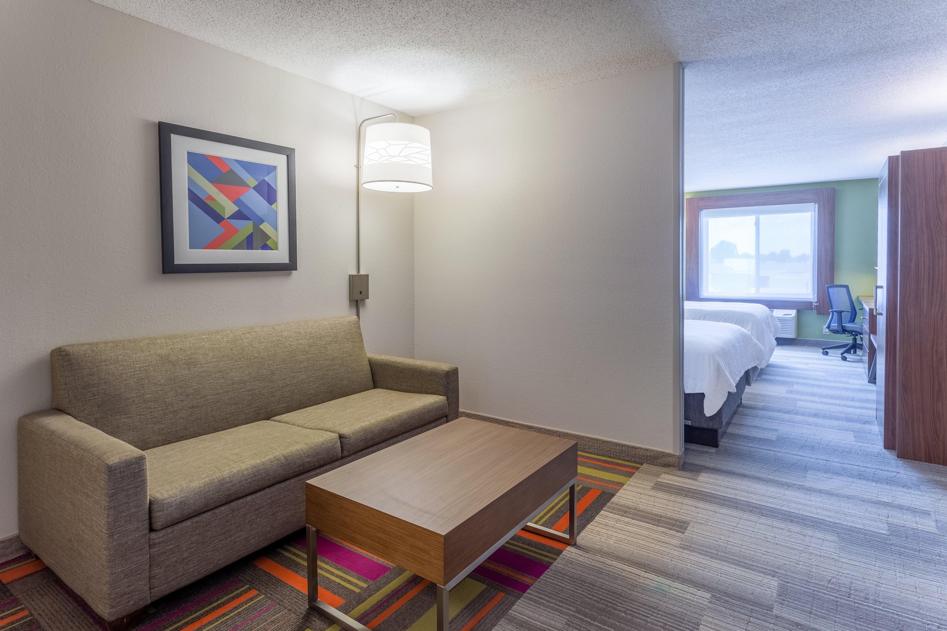 Holiday Inn Express Hotel & Suites Burlington By Ihg Экстерьер фото